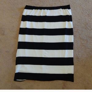Mossimo Black and White pencil skirt